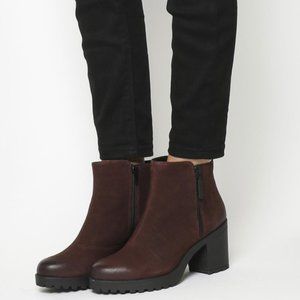 Vagabond Grace Nubuck Leather Zipper Ankle Boots